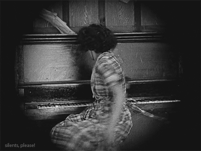 One-Week-Buster-Keaton-1920-piano-stool